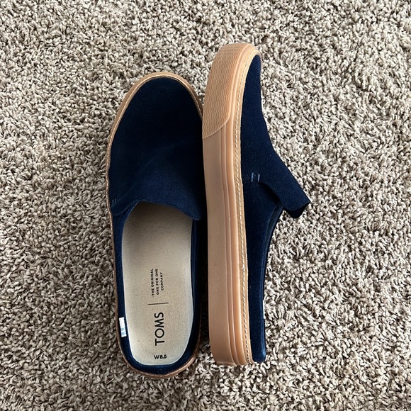 Tom’s Navy Blue Mules - Picture 2 of 4